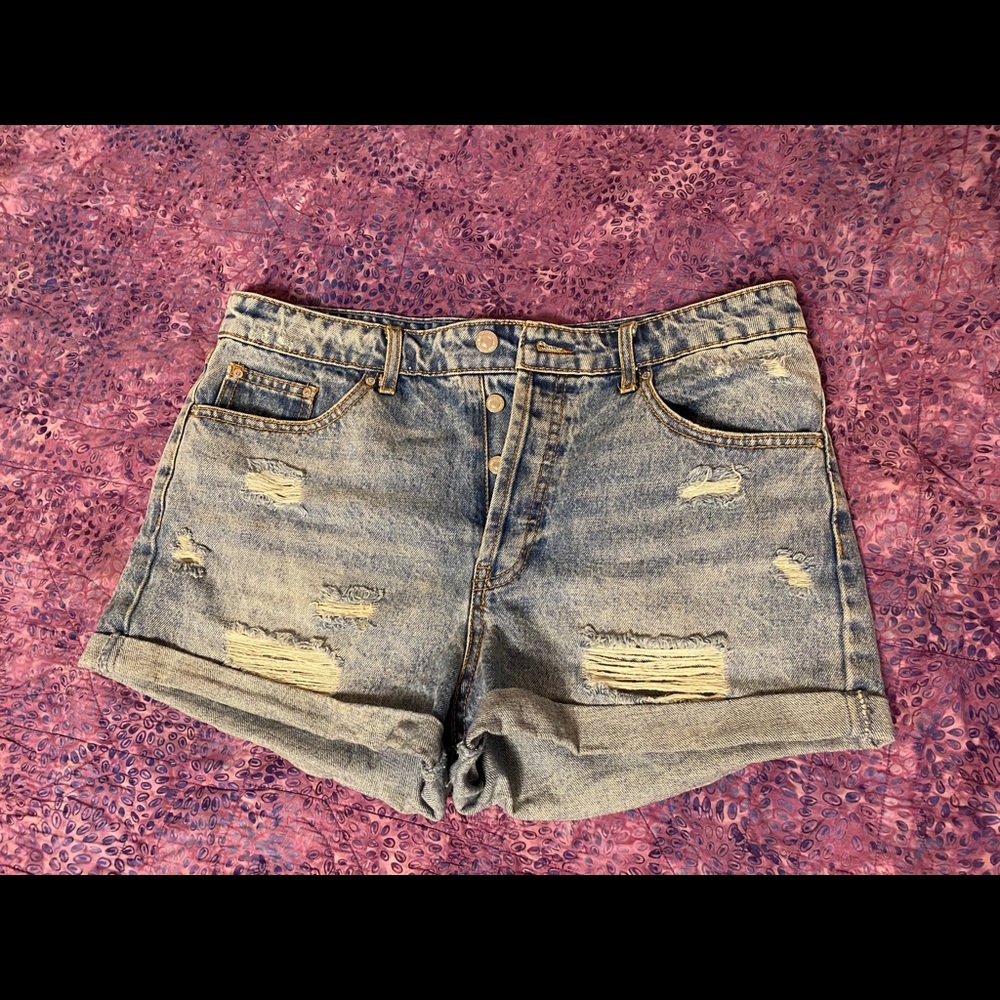 💎Forever 21 ripped jean shorts